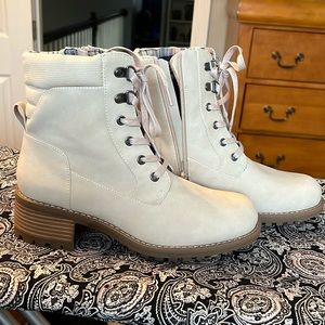 Crown Vintage boots.